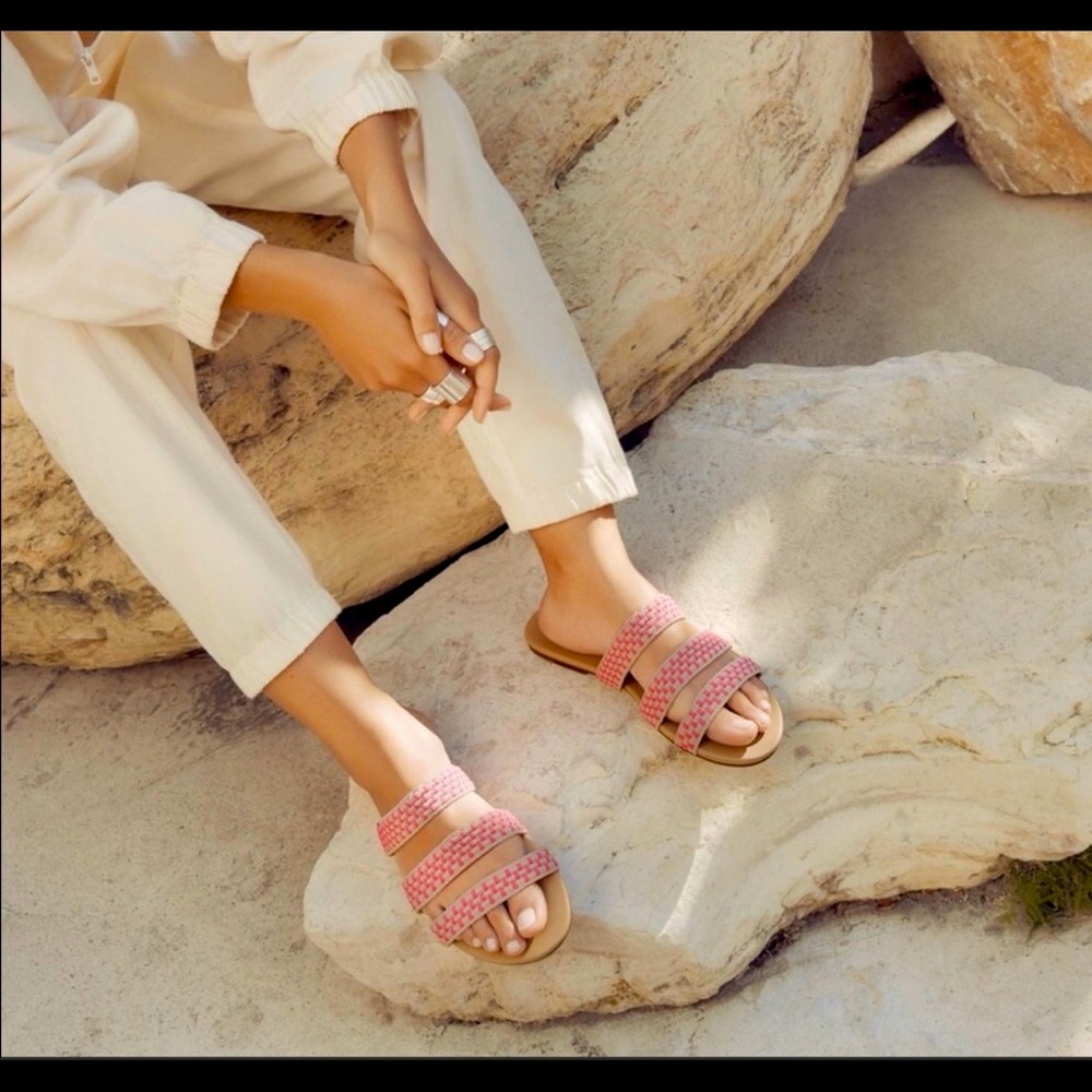 ROTHY’S Hot Pink Basket Stitch Sandal Size 8.5